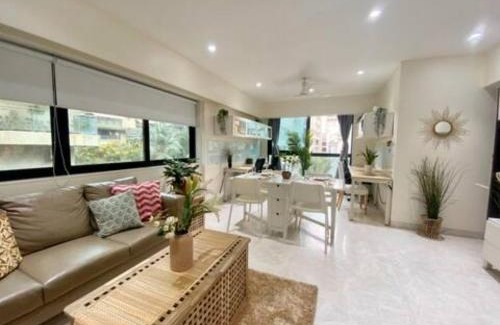 Bandra West Apartamento | Kakad Classic 360, 16th Rd, Pali Village, Khar West by Connekt Homes