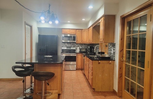 Pocono Summit Casa | KALAHARI, CAMELBACK-enjoy all seasons with a HOT TUB, pool, fire pit & game room