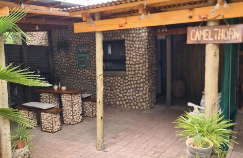 Askham Casa | Kalahari Camelthorn Guesthouse and Camping