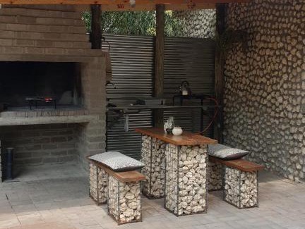 Askham Casa | Kalahari Camelthorn Guesthouse and Camping