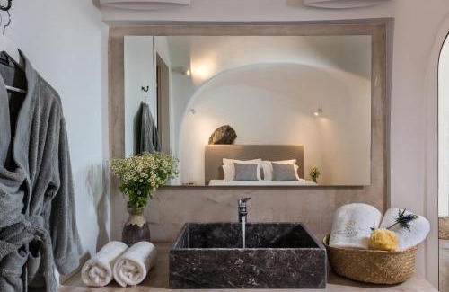 Oia Apartamento | Kaleidoscope Cave Houses