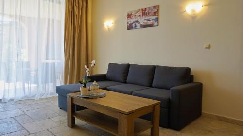 Topola Apartamento | Kaliakria Sea View apartment Flor de luna 21