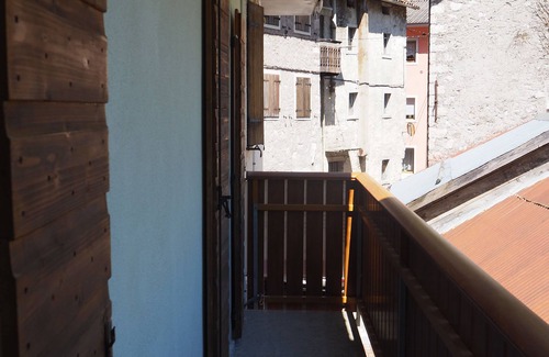 Longarone Apartamento | Apartamento KALIPE 'DOLOMITI rodeado de naturaleza