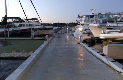 Douglas Alquiler De Eote | Kalisha Yatch