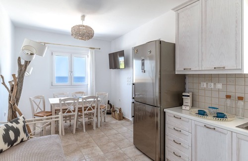 Engarai Villa | Kalliston, Romantic Villa with Amazing Sea View