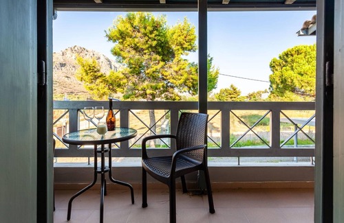 Kalogria Apartamento | Kalogria Summer Retreats - Strofilia Bright Twin