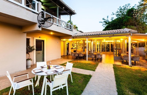Kalogria Apartamento | Kalogria Summer Retreats - Strofilia Bright Twin