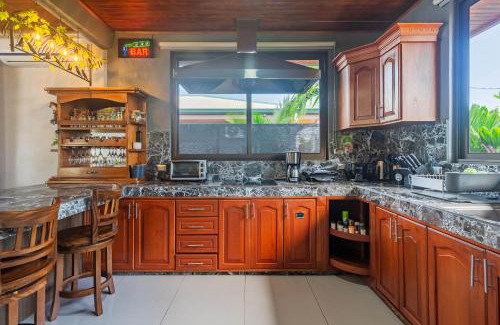 Peñas Blancas Villa | Kaluma Macaw Farmstay Villa