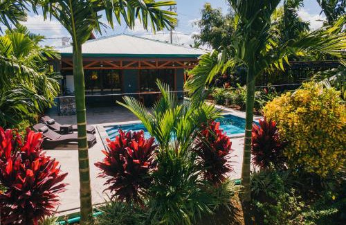 Peñas Blancas Villa | Kaluma Sloth Farmstay Villa