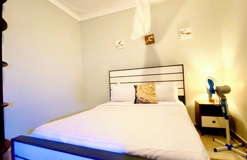 Kireka Cama Y Desayuno | Kalys Vacation Homes: Serene bed & breakfast with WiFi in Wakiso