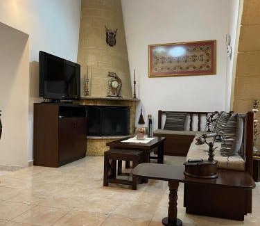 Soroni Apartamento | KAMARA traditional house