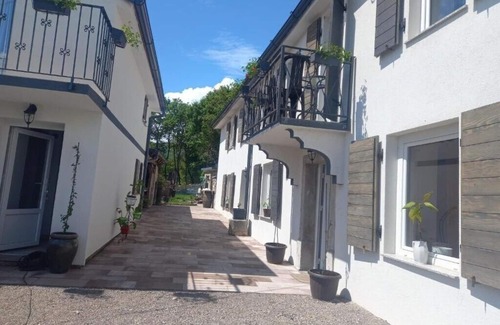 Jurdani Casa | Kameni Biser Abalon