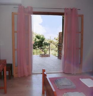 Katavolos Apartamento | Kaminaki Seaview Apartments