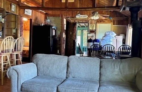 Ellsworth Cabina | Kamp Tahoe Cabin sitting on Branch Lake near Acadia National Park & Bar Harbor
