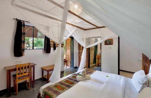 Livingstone Cabina | Kamunjila Lodge