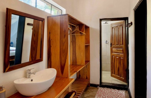 Livingstone Cabina | Kamunjila Lodge
