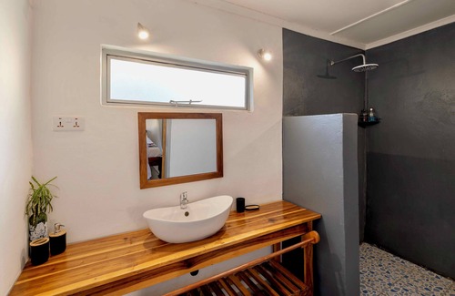 Livingstone Cabina | Kamunjila Lodge