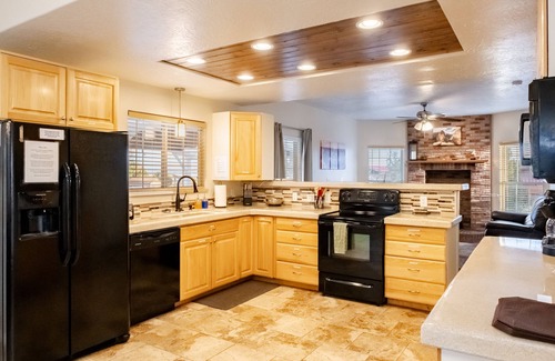 Kanab Casa | Kanab Paradise House with 2 King Beds Close to Hiking Trails