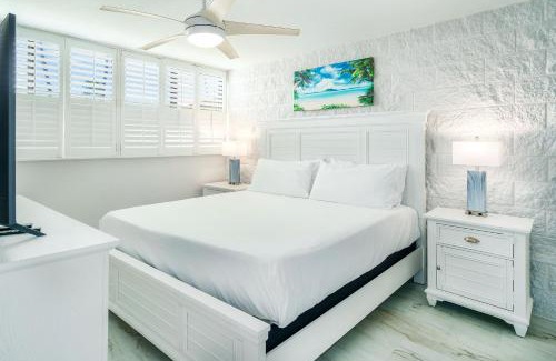 Maalaea Casa | Kanai a Nalu 314 - Newly Renovated, Oceanfront, AC