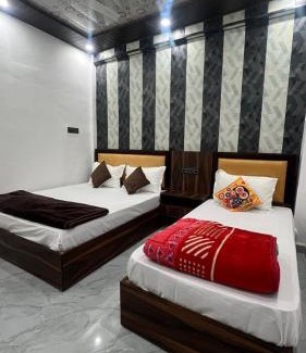Ayodhya Casa | Kanak Bihari Yatri Niwas, 100 Meter Ram Ki Paidi, Saryu River