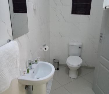 Palapye Cama Y Desayuno | Kandjo's Bed and Breakfast