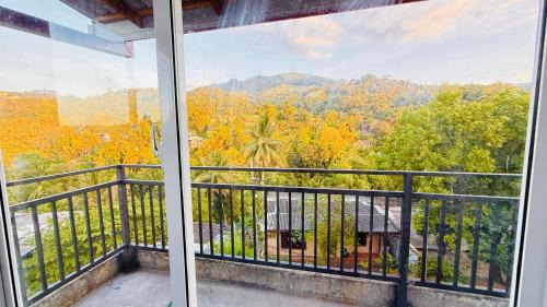 Peradeniya Casa | Kandy Green view guest house