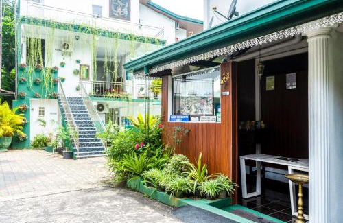 Tennekumbura Hotel | Kandy Riverside Villa