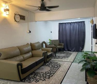Taman Jali Chalet De Esquí | #KangaQHomestay99