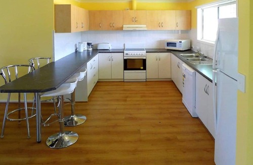 Baudin Beach Casa | Kangaroo Island in Style: Free WiFi, Beach Access, Wildlife, and Fishing!