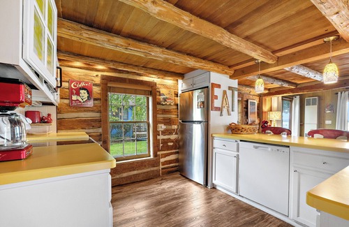 Baileys Harbor Cabina | Kangaroo Kabin on Kangaroo Lake - playground for kids!