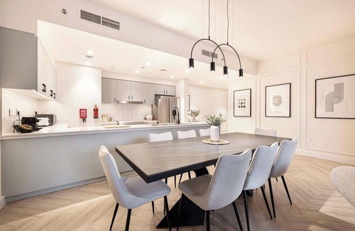 Trade Centre 1 Apartamento | Spacious 4-Bedroom Apartment with Full Fountain and Burj Khalifa Views - 10 min