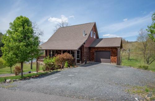 Jefferson Casa | Kapena Escape on the Lake- Views, Hot Tub, Nearby River Access
