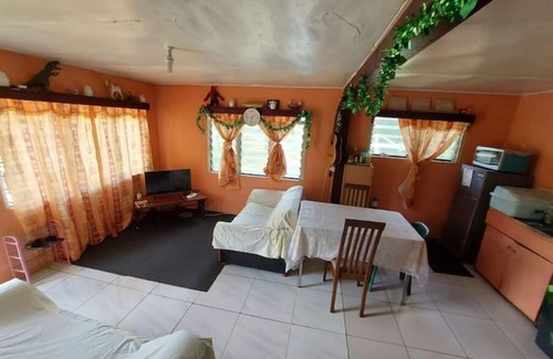 Nuku'alofa Apartamento | Kapeta Cabin at # 5 Kapeta Ave. Kolomotu 'a,