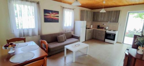 Evgiros Casa | Kapetanos Stone Home