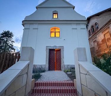 Vrchovany Villa | Kaple Jinak