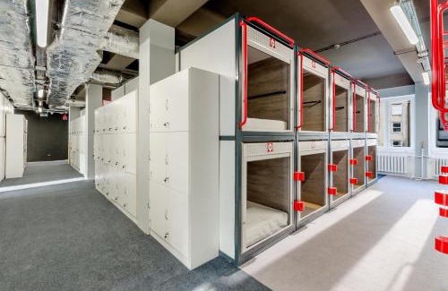 Srodmiescie Połnocne Hostal | Kapsuła Hostel Warszawa