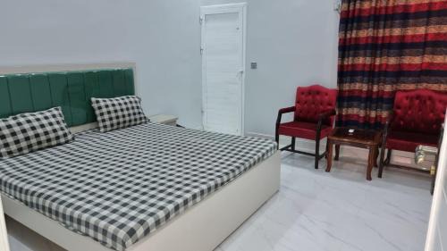 Gulshan-e-Iqbal Casa | Karachi Guest House University Rd