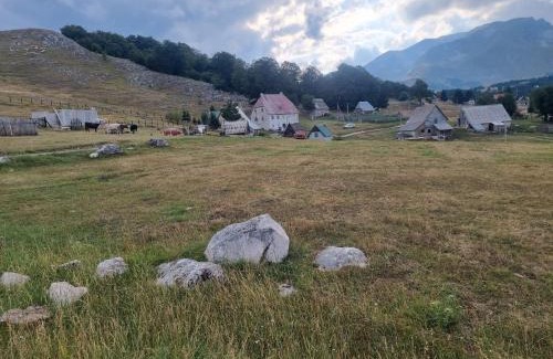 Zabljak Casa | Karadžić
