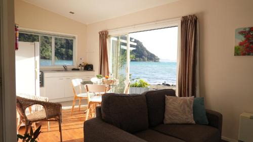 Great Barrier Island Cabina | Karaka Bay Lodge