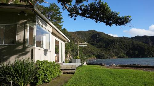 Great Barrier Island Cabina | Karaka Bay Lodge