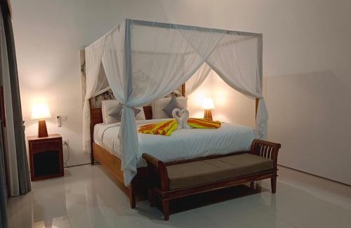 Mushroom Bay Hotel | Karang Island Villa