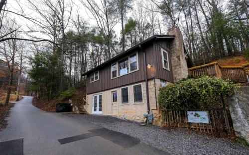 Gatlinburg Villa | Karens Cozy Cottage