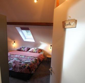 Lutten Apartamento | Karin's kruidenhoeve B&B kamer Kamille met Finse sauna