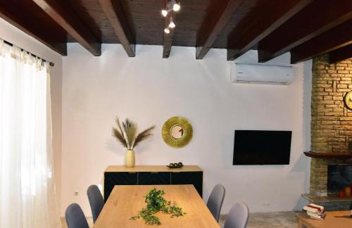 Agios Ioannis Peristeron Casa | Karmela's Cottage by CorfuEscapes