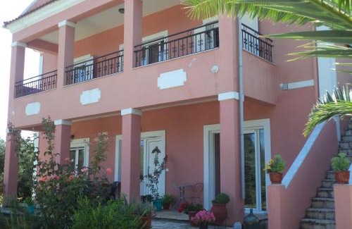 Petaleia Apartamento | Karoubis Studio