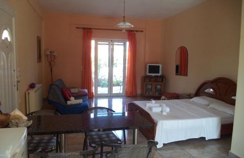 Petaleia Apartamento | Karoubis Studio