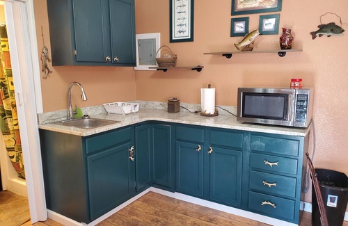 Mountain Home Cabina | Karr's Critter Kamp - only 1 mile to trout fishing!