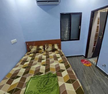 Kamalapur Casa | Karthik family guest house