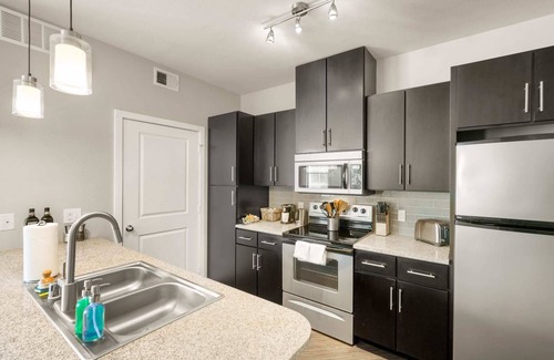 Northeast Dallas Apartamento | Kasa | Dallas | Designer 1BD/1BA Downtown Apartment