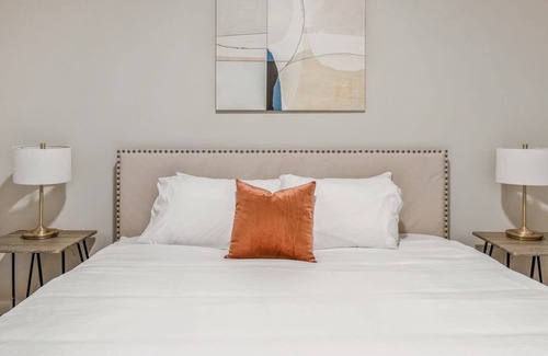 Lowry Hill East Apartamento | Kasa | Cozy 2 BD + Amenity Access | Minneapolis